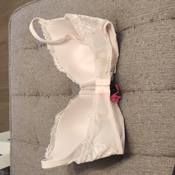 32DDD light pink lace bra - Picture 3 of 4